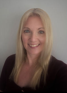 Picture of Oak Tree Life Coaching's founder and your empowerment life coach.