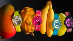 【2026新錶】SWATCH｜PAINTED PARADISE 系列 極簡設計注入熱帶風情 輕盈腕錶搶眼登場