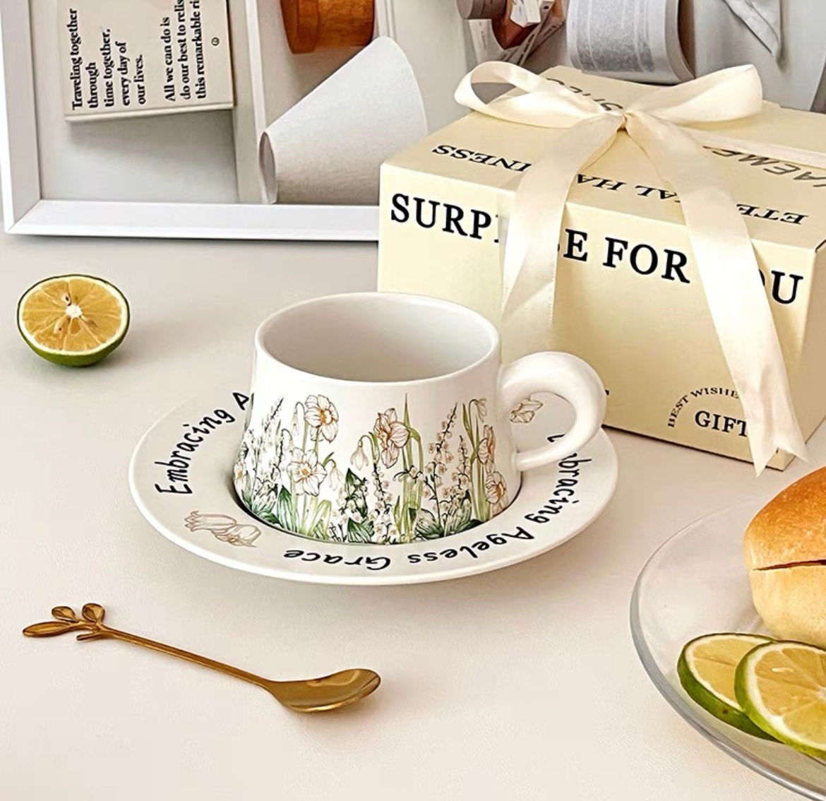 كوب ابيض عريض