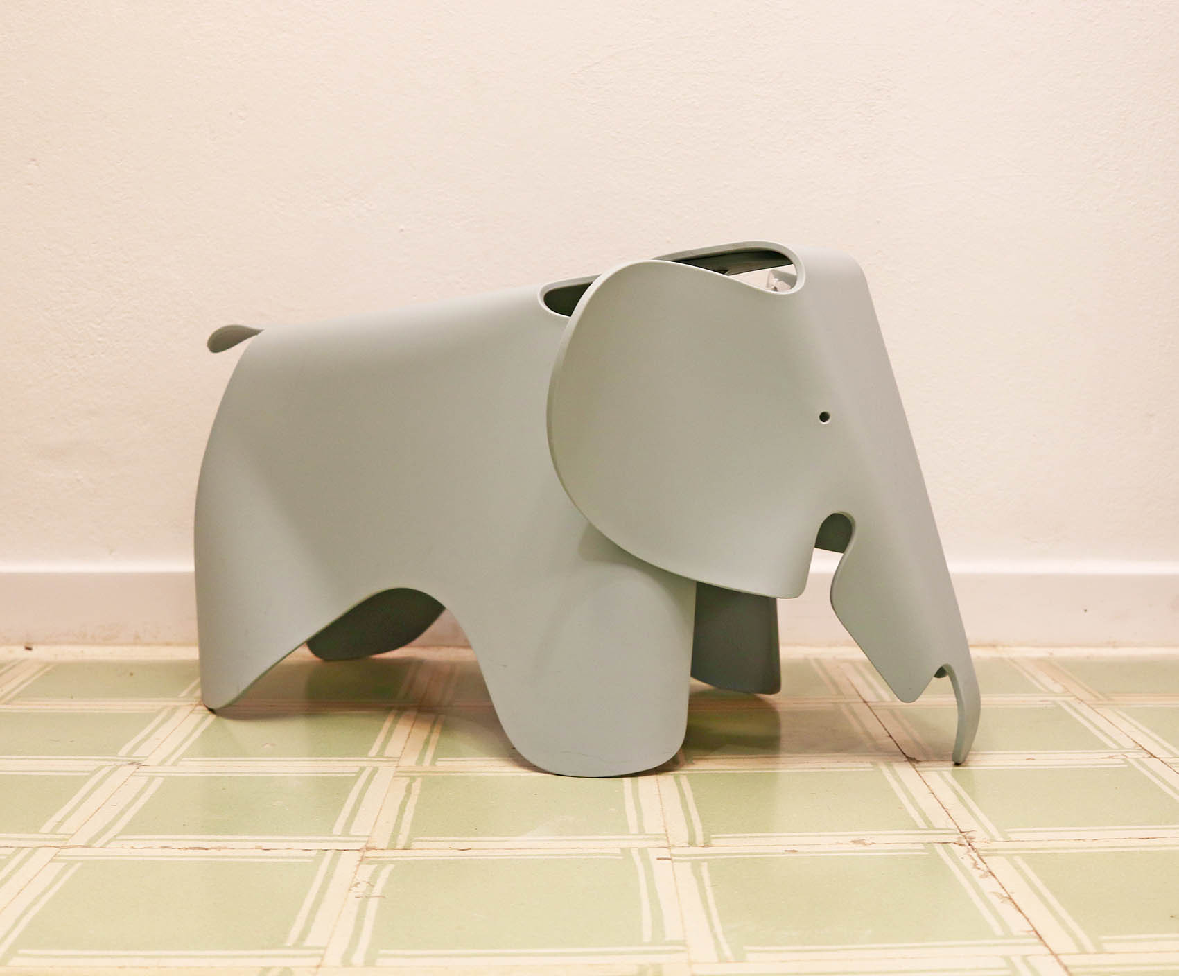 Eames Elephant Azul