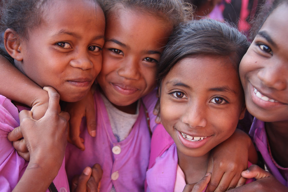 Groupe d'élèves de l'école à Madagascar
