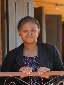 Portrait de la directrice de l'école Règne à Madagascar