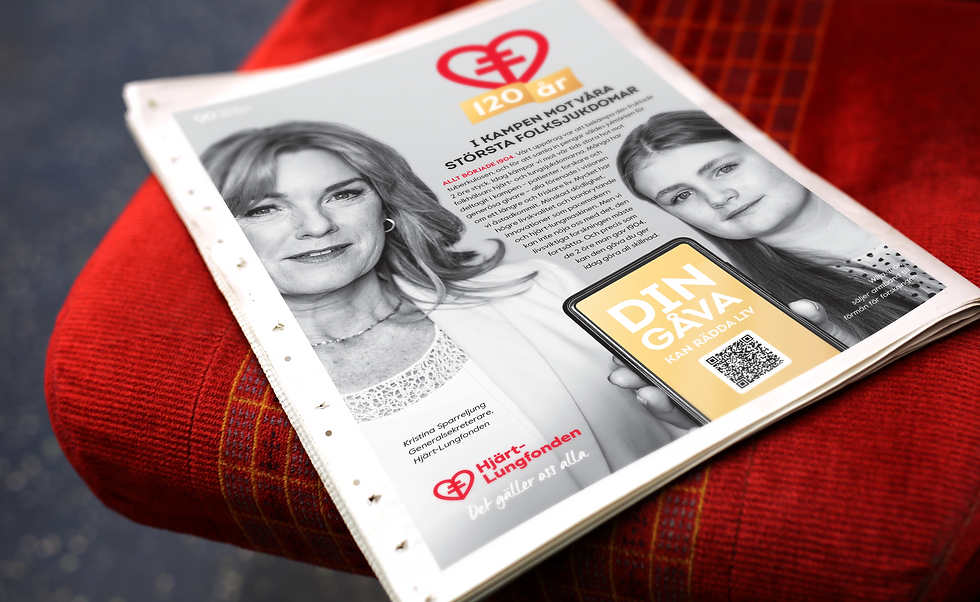 SmartNewspaperAdvertisingMockup_MattDevries_5472x3648.png