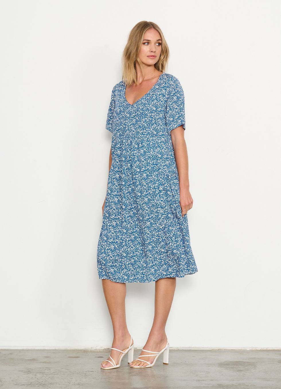 Thumbnail: Floral Print A-Line Dress with Pockets in Blue