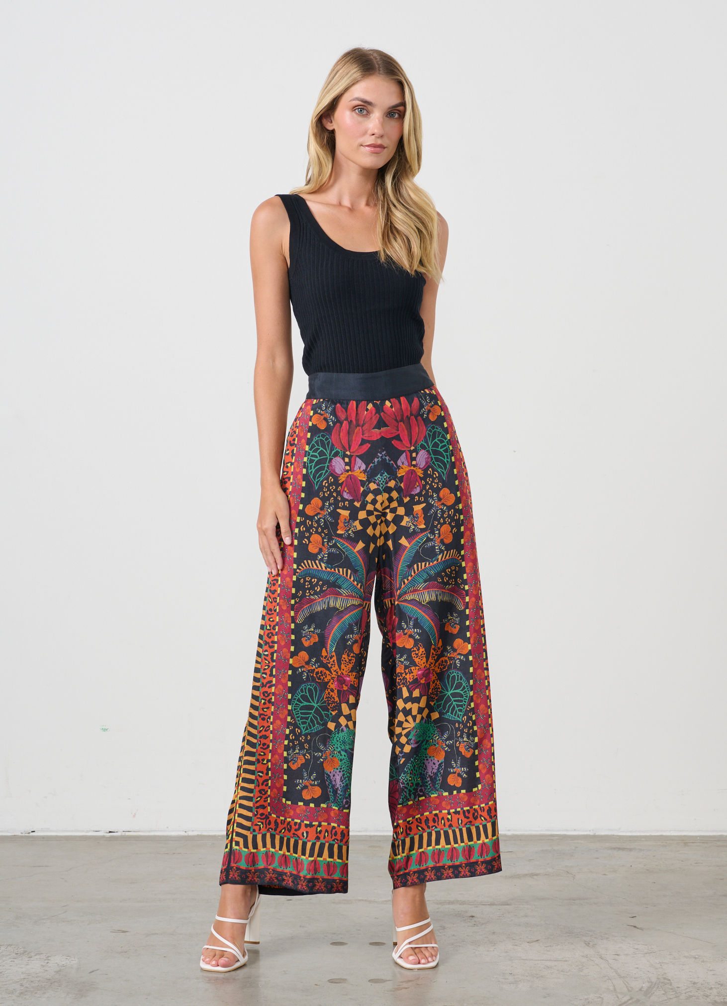 Tropical Print Pant in Black