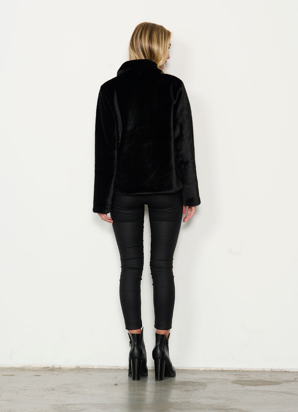 Thumbnail: Faux Fur Jacket in Black