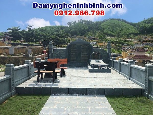 buc-hau-banh-da-xanh-reu-nguyen-khoi-tai-huyen-hoa-vang-da-nang.jpg