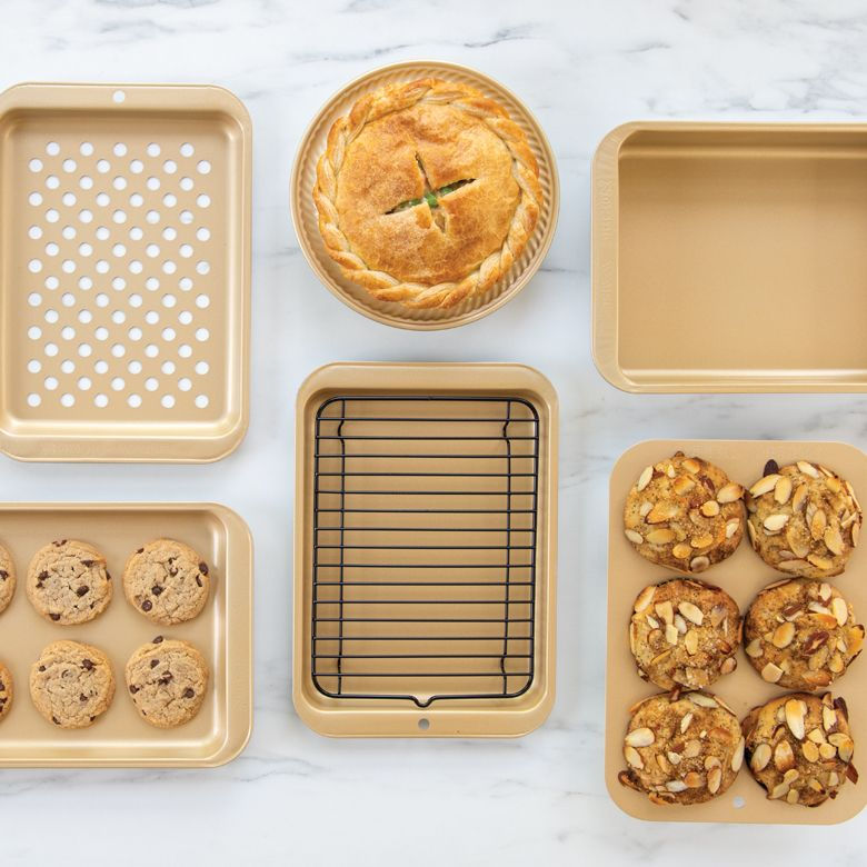 Thumbnail: Nonstick Compact Ovenware 5" Mini Pie Pan