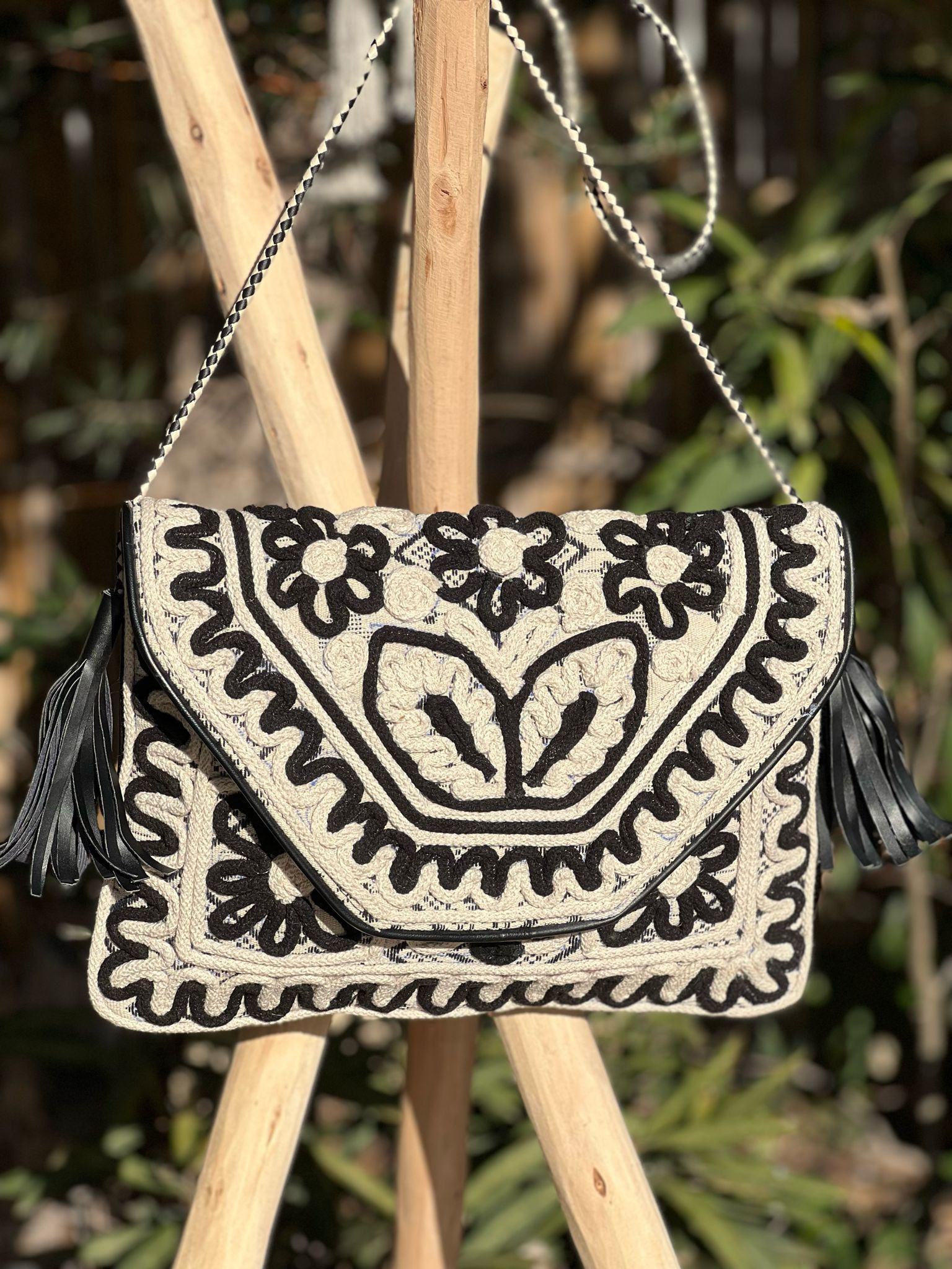 Pochette jackard surbrodé