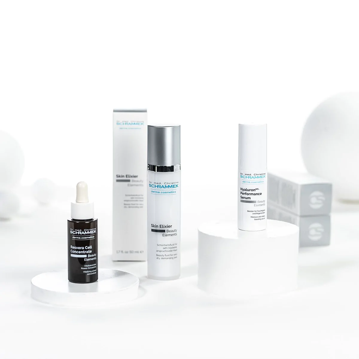 Sanne originaler fra Dr. med. Christine Schrammek. universale pleiende produkter med effektive virkestoffer som reparerer og beskytter huden mot stress og negativ miljøpåvirkning. Beauty Elements er sentrale, viktige behandlingsprodukter som passer for de fleste hudtilstander. Stimulerende, fuktbalansere, styrkende og beskyttende virkning.