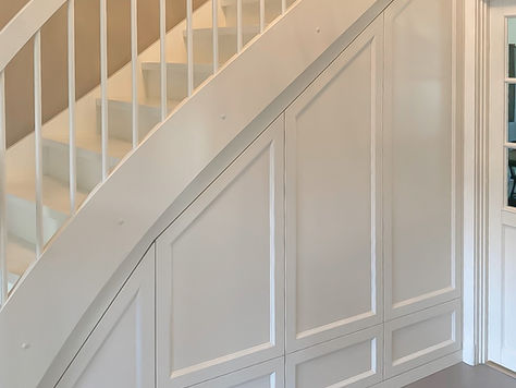 Ukens prosjekt under oppføring: Effektiv oppbevaring under trapp🙂👉