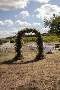 Arche fleuri pour les mariés