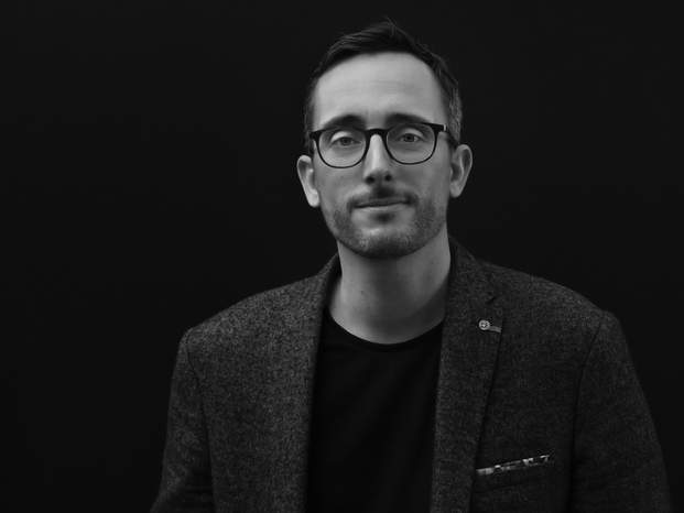portrait photo homme photo studio noir et blanc