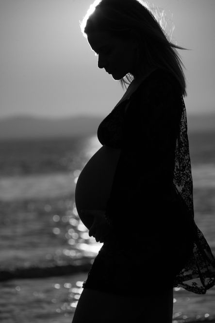 femme enceinte ombre et lumière