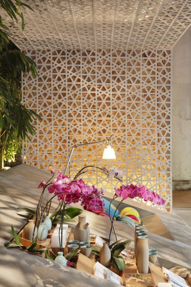 Divisória painel fresado