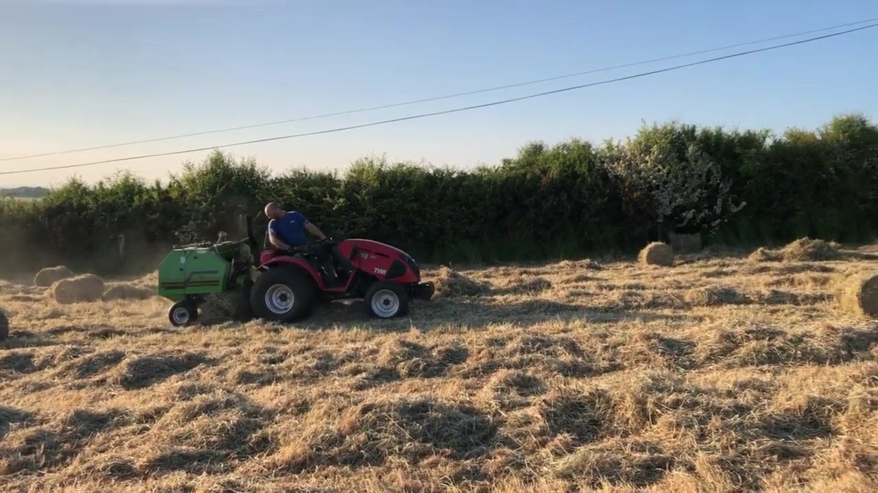 Clontrac Compact Balers