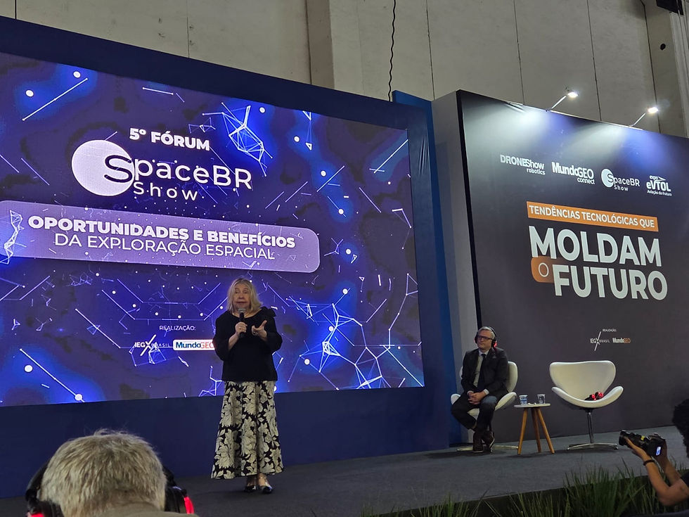 Membros da IASS participam do 5° Fórum da Industria Espacial Brasileira da AEB