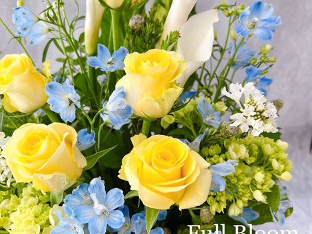 淡い爽やかな色調でオーダーメイドの『開店祝いのアレンジメント』