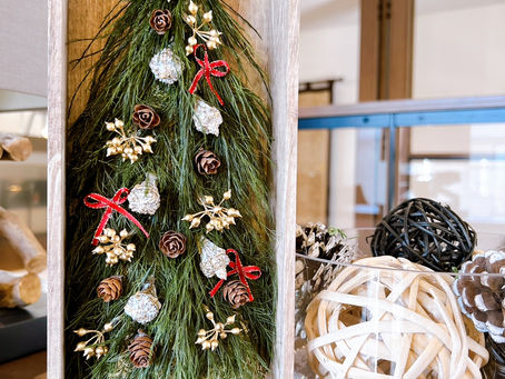 新都心「プリザーブドフラワークラス」レッスンを行いました♫クリスマスツリーフレームアレンジ