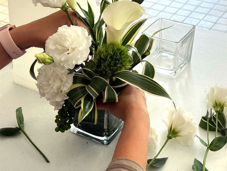 春から始めるフラワーアレンジメント! ! Full Bloom Flower スクールのご案内♫