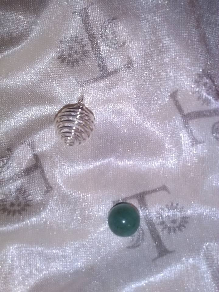 PENDENTIF aventurine pierre naturel avec cage argentée