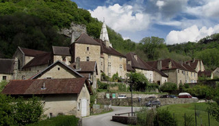 Cités médiévales du Jura — visite historique de Nozeroy et Saint-Amour, villages médiévaux, patrimoine jurassien, circuit culturel