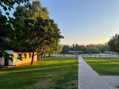 Varga Tanya Hotel, Kunpuszta, Ungarn, Social Media Boutique, Sonja Parapatits , Polterreise, Poltern 