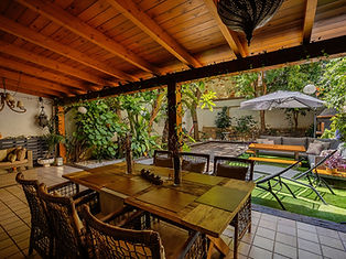 garden dining area