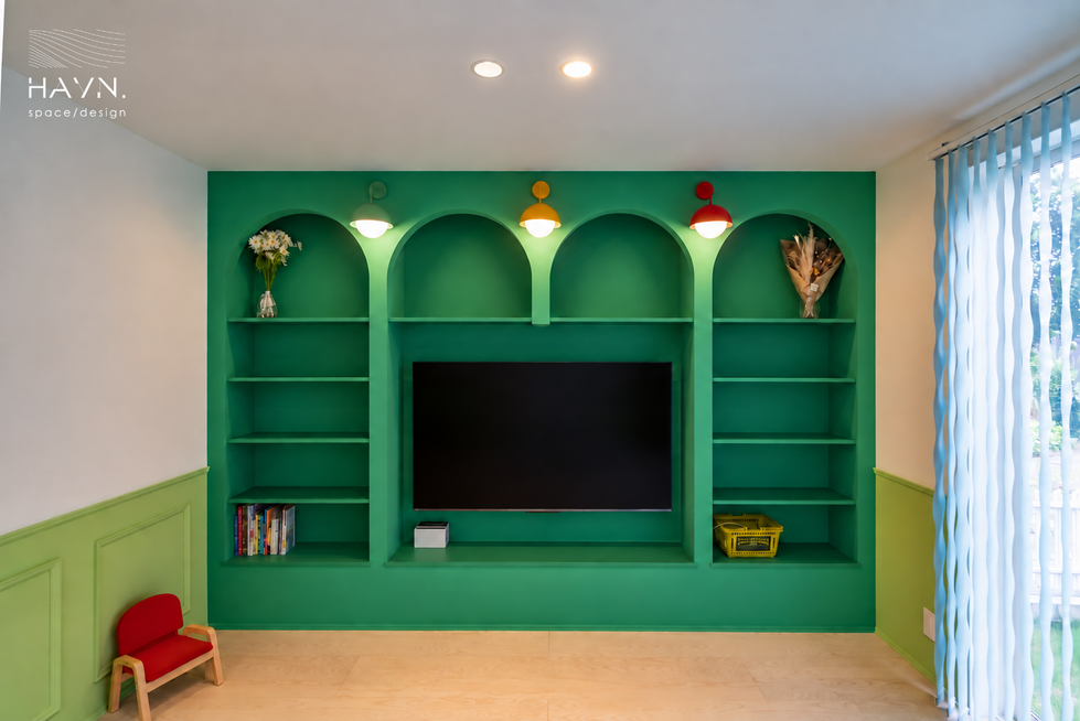 11-colorful-toybox-house-tv-wall-arch-shelving-detail_watermark