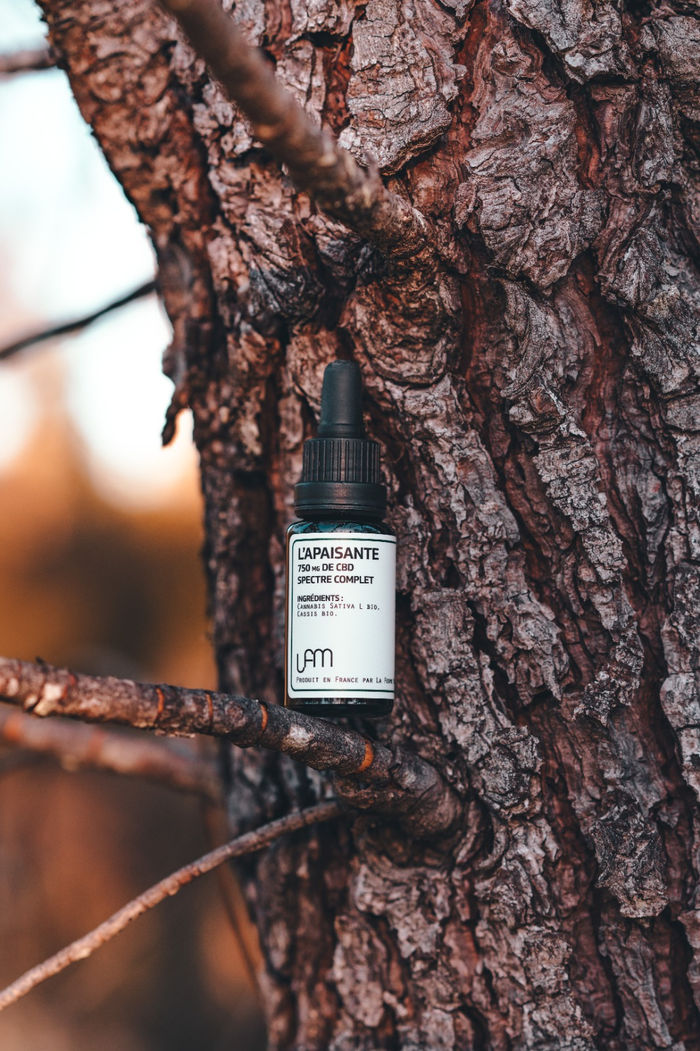 La Ferme Médicale branding packaging soins CBD agence de design bordeaux shooting photo REWOLF