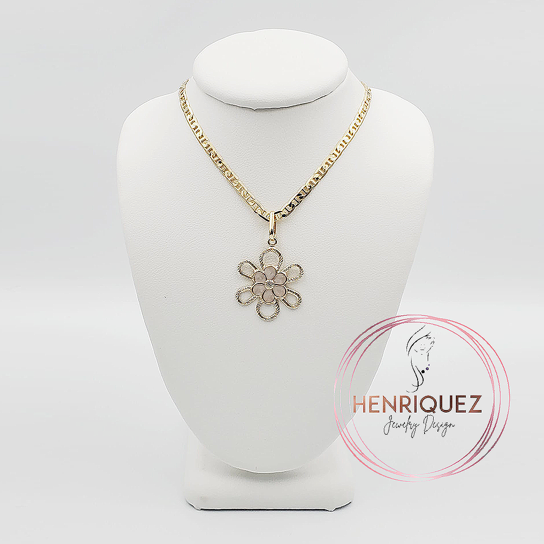 Colgante y cadena cubana de 20" con relleno de oro de 14kt