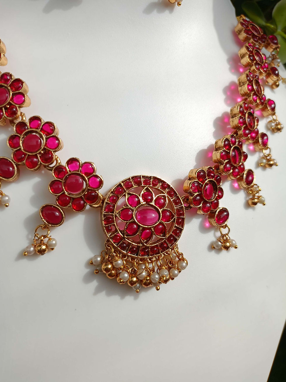 Thumbnail: Floral Kemp Necklace Set 