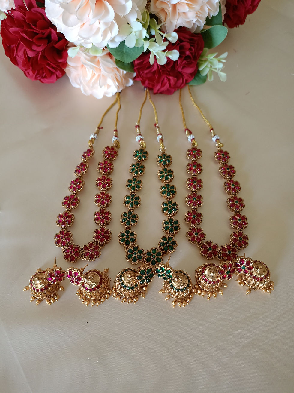 Thumbnail: Flower Stone Necklace Set (Multi Color)