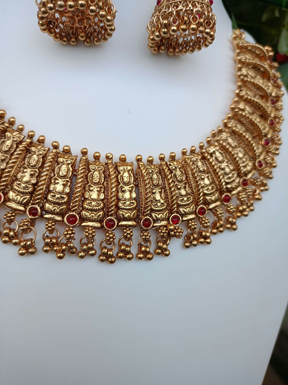 Thumbnail: Elongated Nagas Bridal Necklace Set