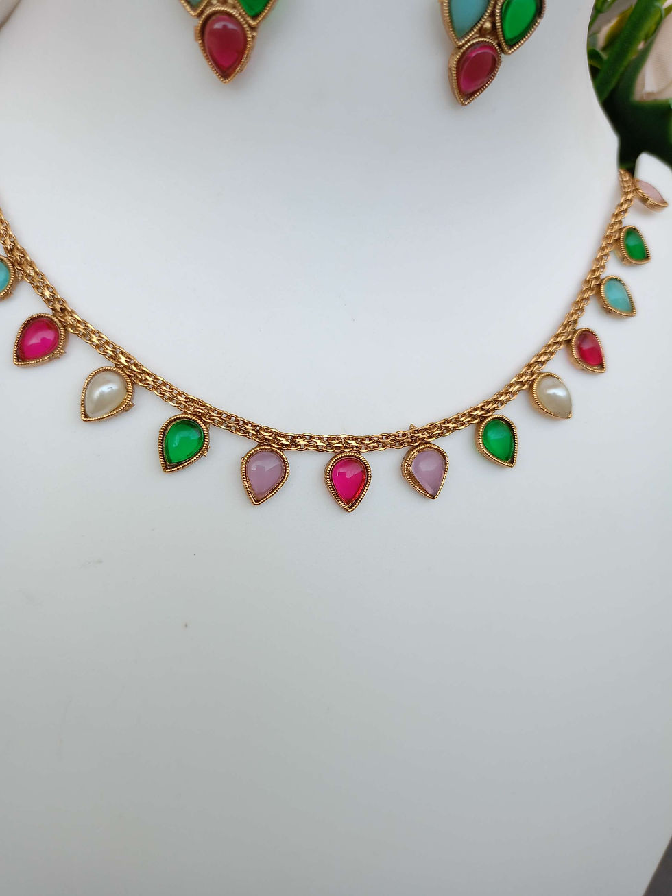 Thumbnail: Simple Antique Teardrop Necklace Set 