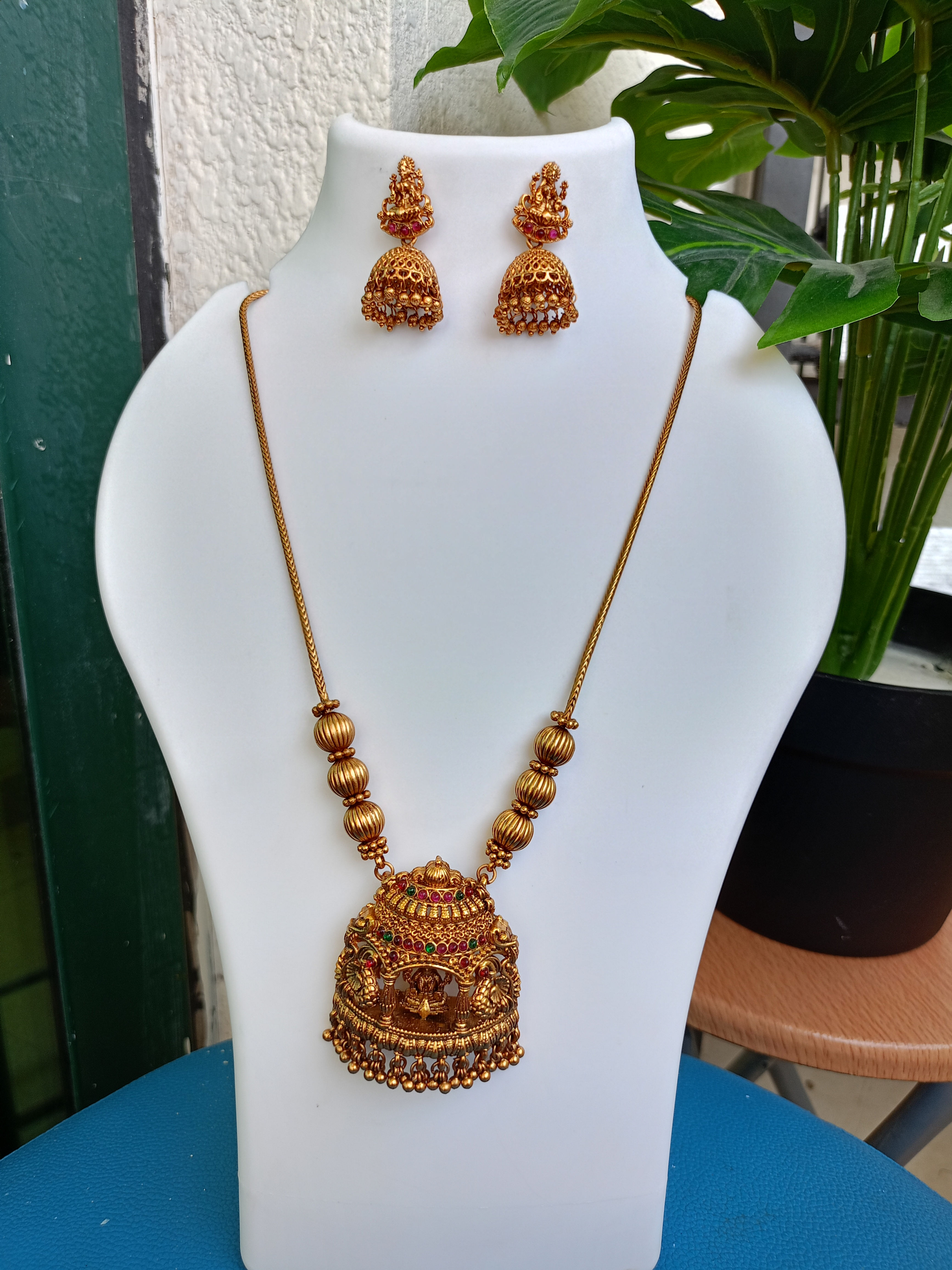 Lakshmi Mandap Locket Chain Jhumka Set 