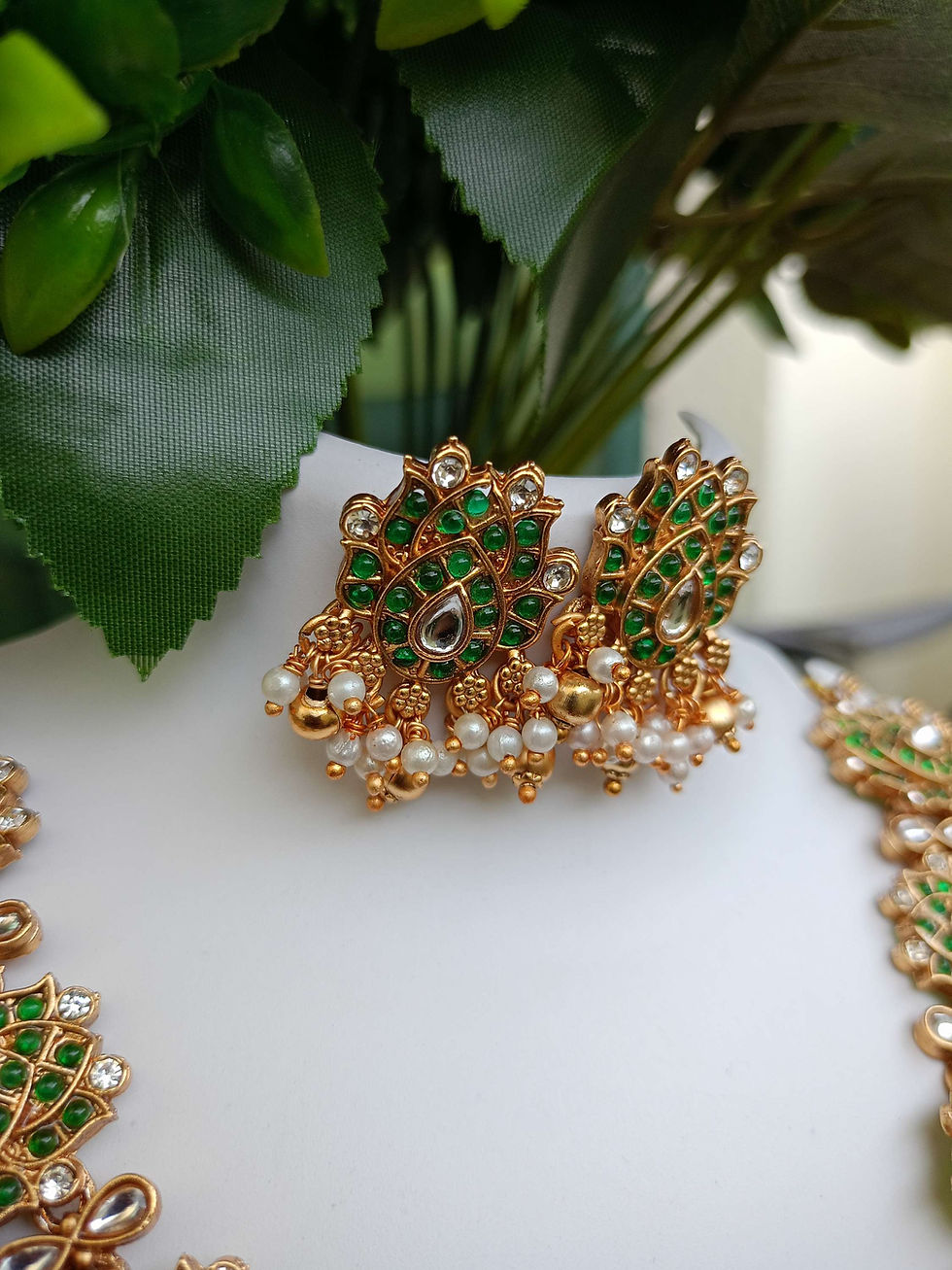 Thumbnail: Kemp Lotus Guttapusalu Necklace Set 