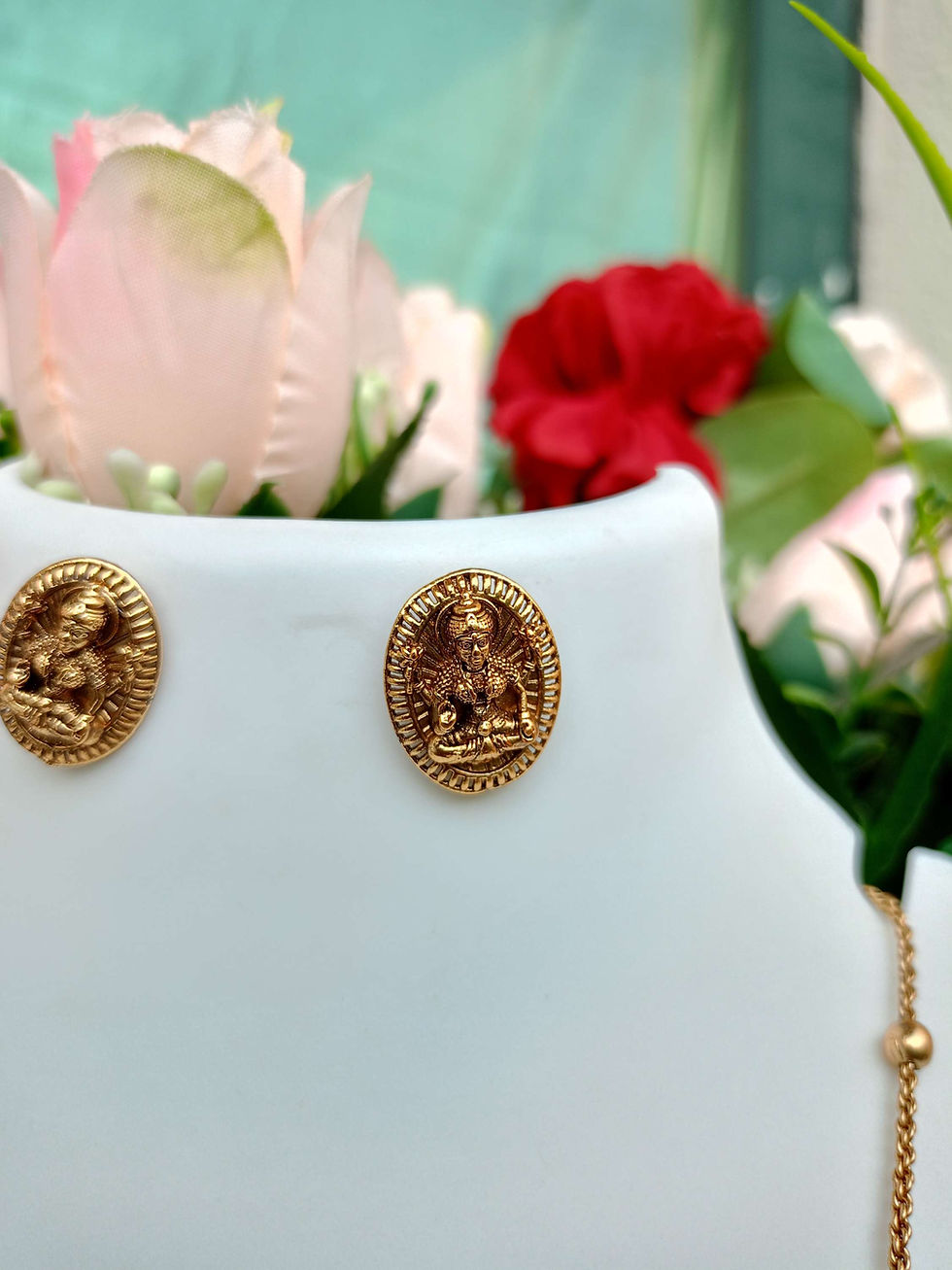 Thumbnail: Antique Nagas Pendant Chain Set
