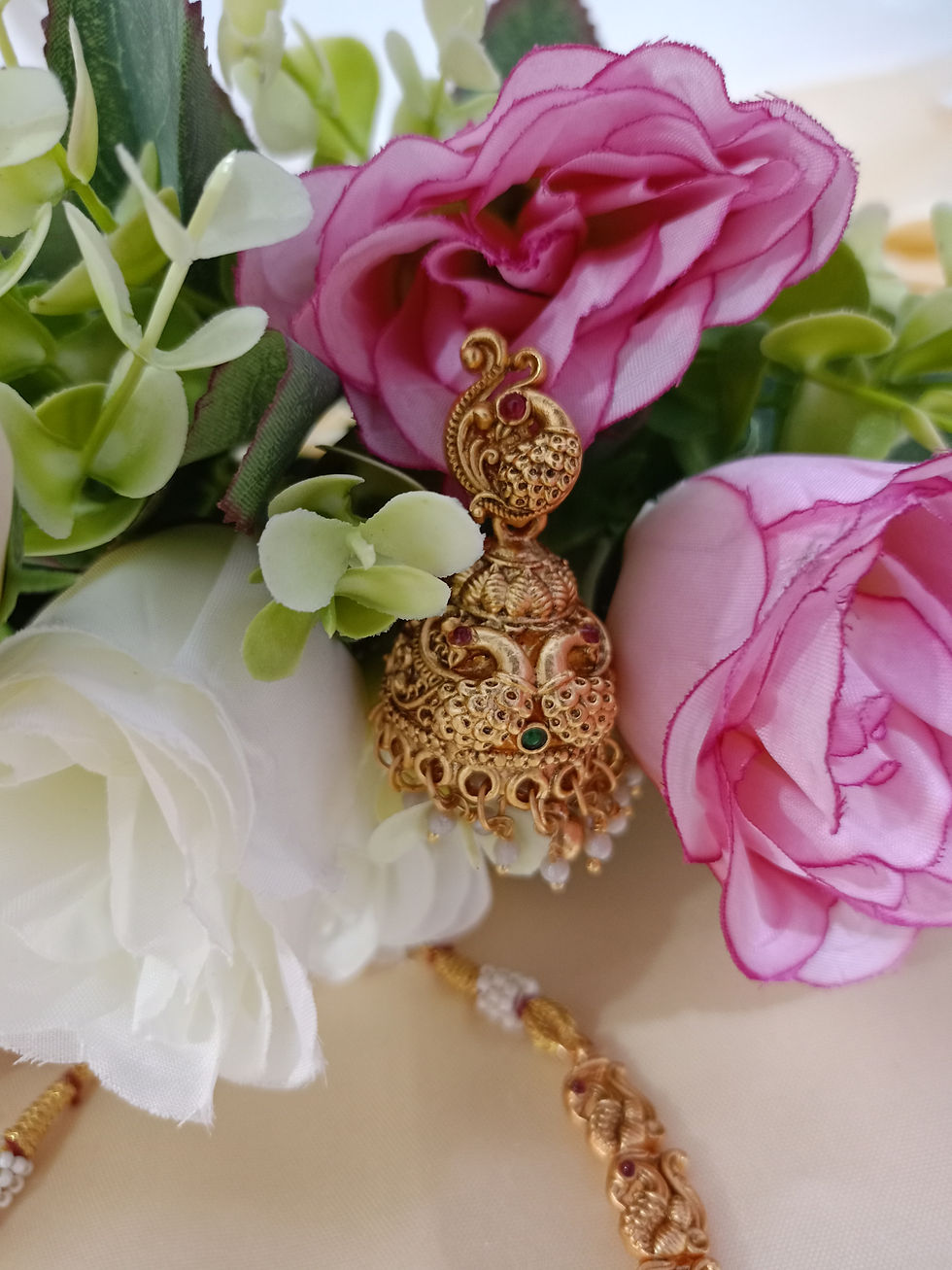 Thumbnail: Nagas Peacock Bridal Set (Gold Beads)