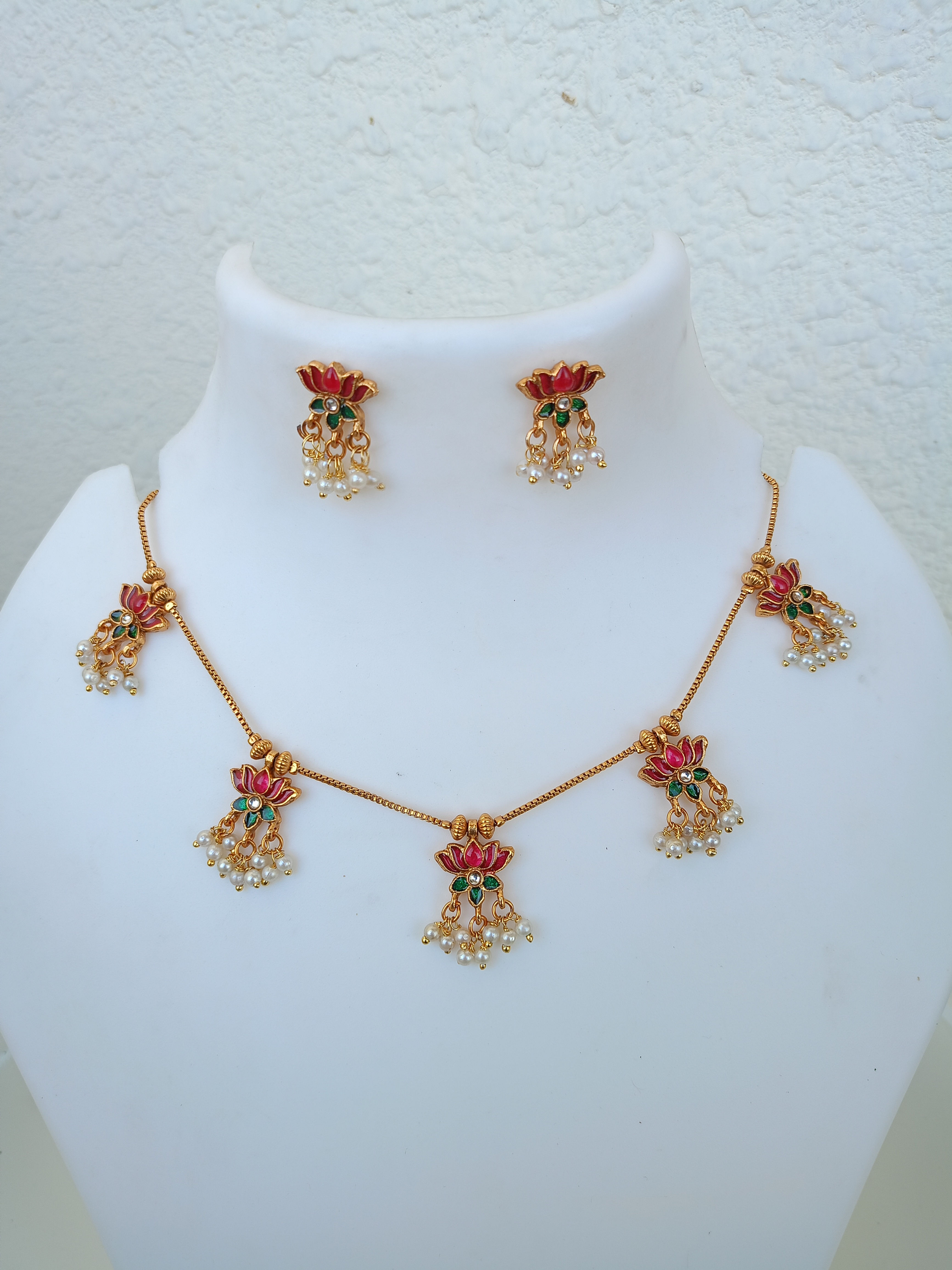 Minimal Lotus Charms Necklace Set 