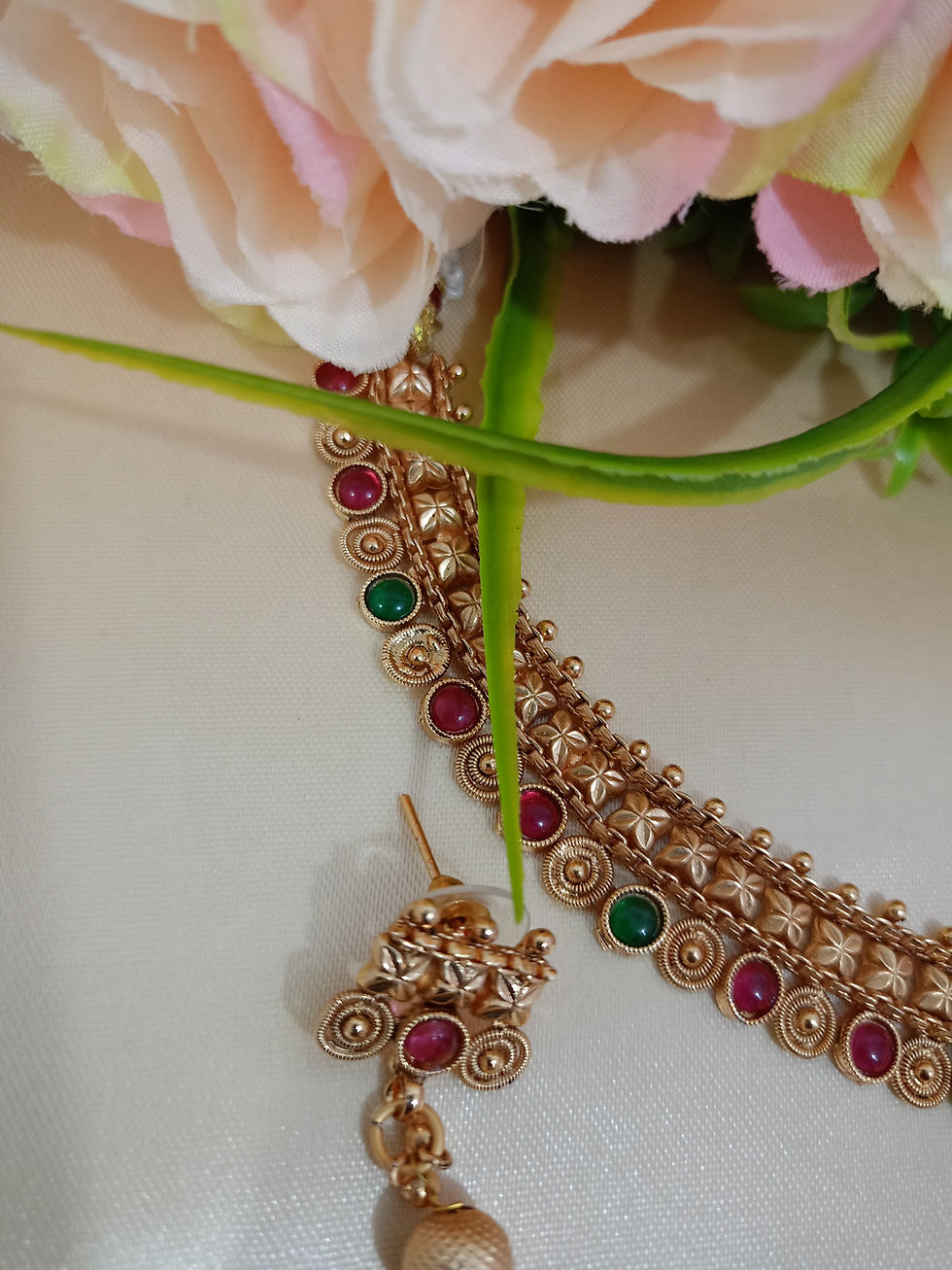 Thumbnail: Gold Like Spiral  Necklace Set (Multi)