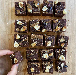 le brownie à la noisette sans cuisson