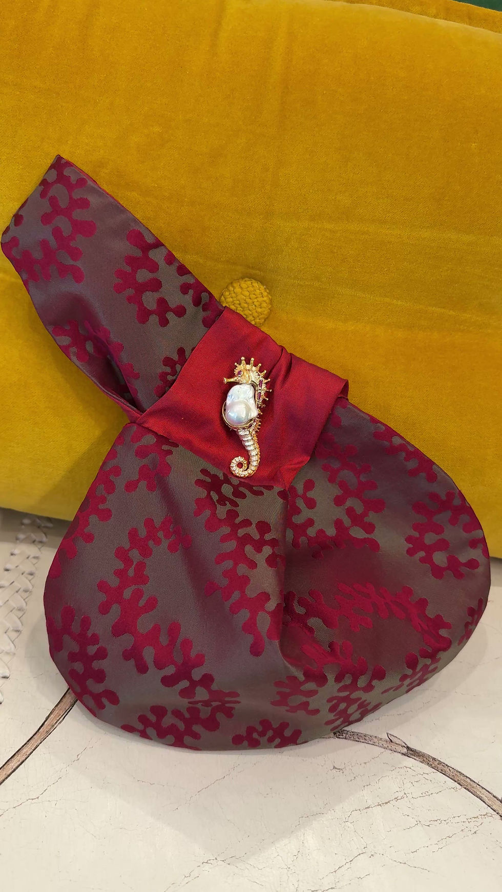 Thumbnail: Seahorse Brooch