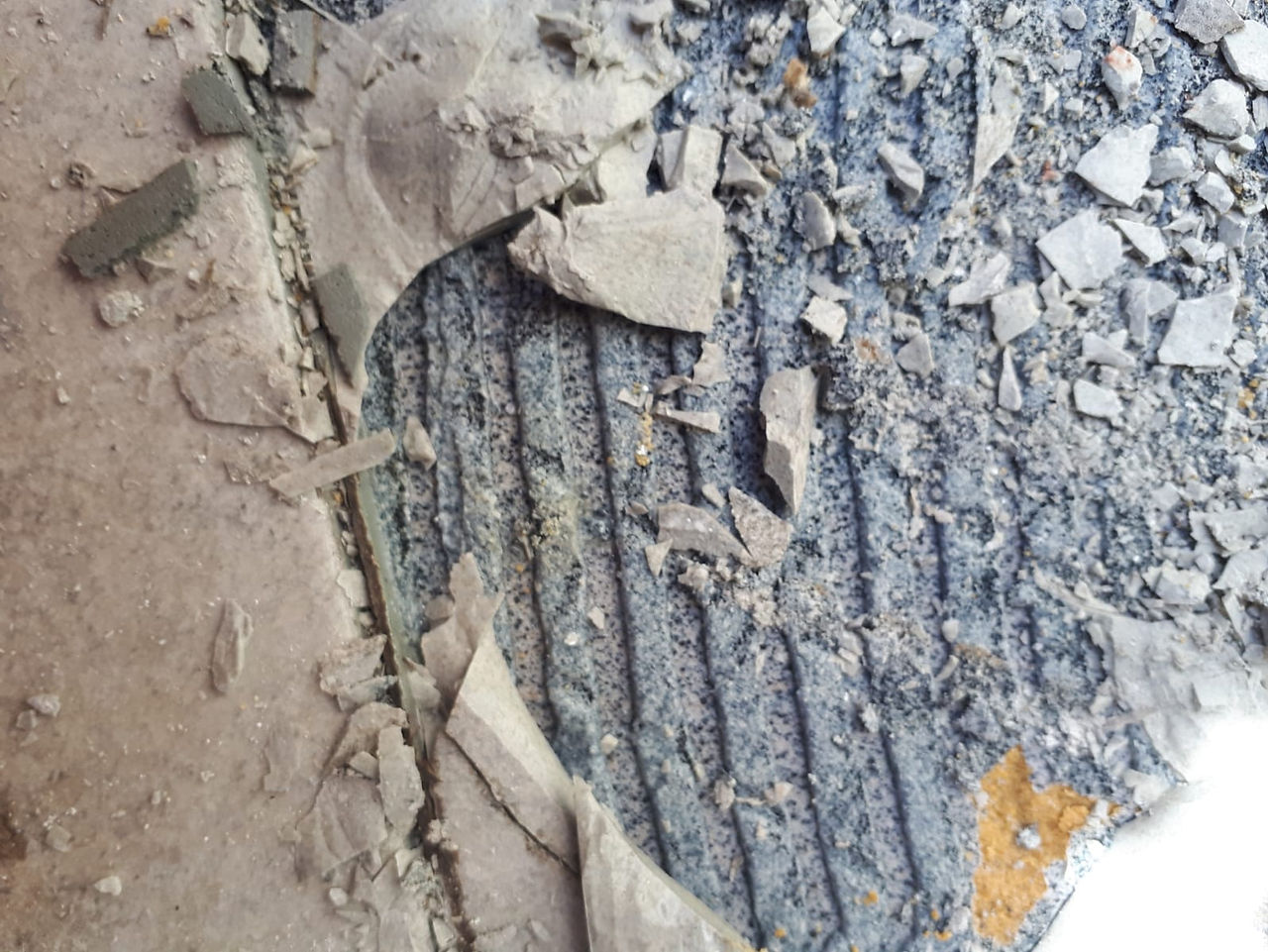 Conspar's investigation of this tiled balcony strata property in Highgate shows an inexistent waterproof membrane.