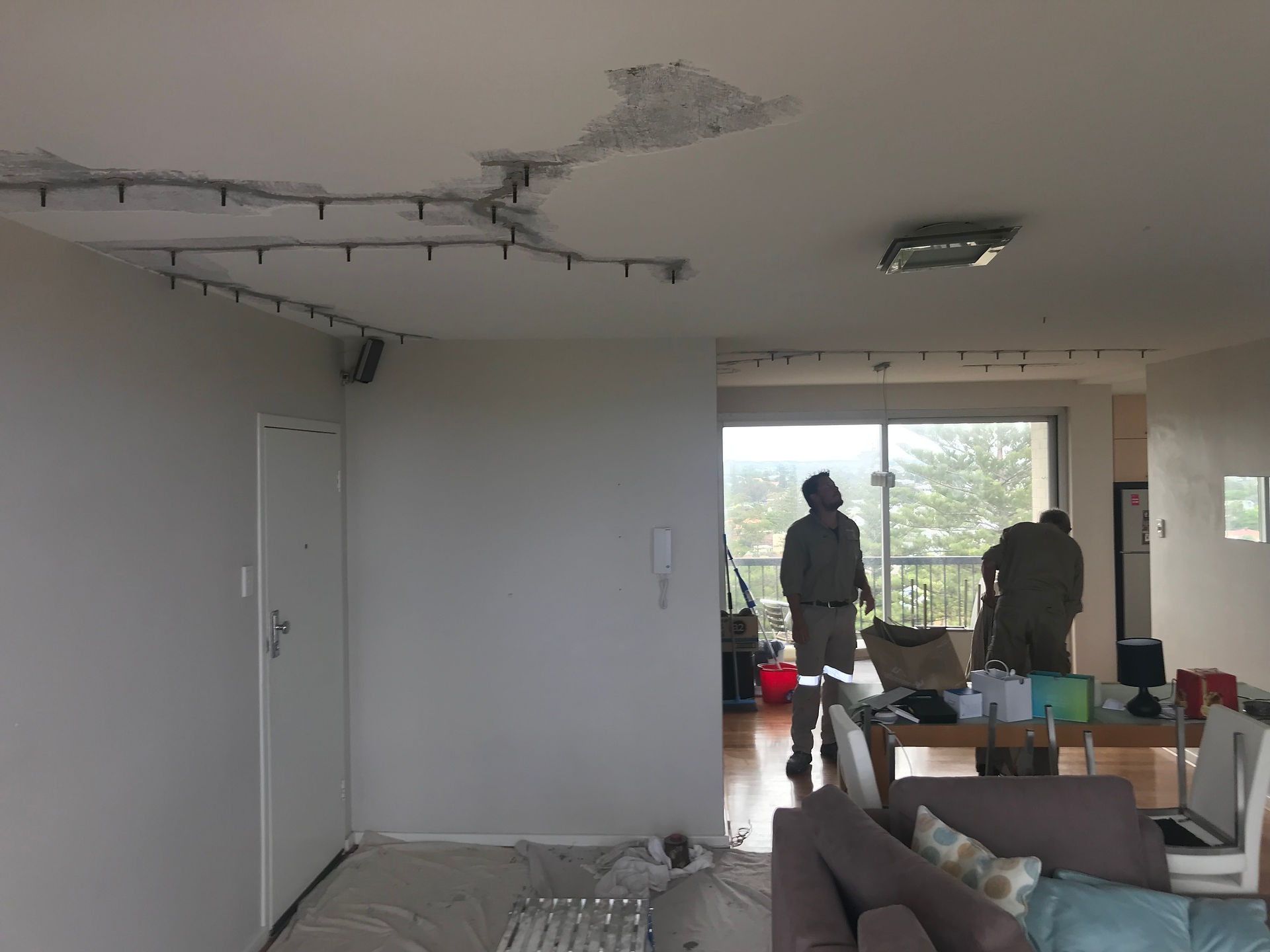 Conspar leak rectification works to this top floor apartment in Cottesloe. The strata-managed apartment had been experiencing long-standing water leak problems.