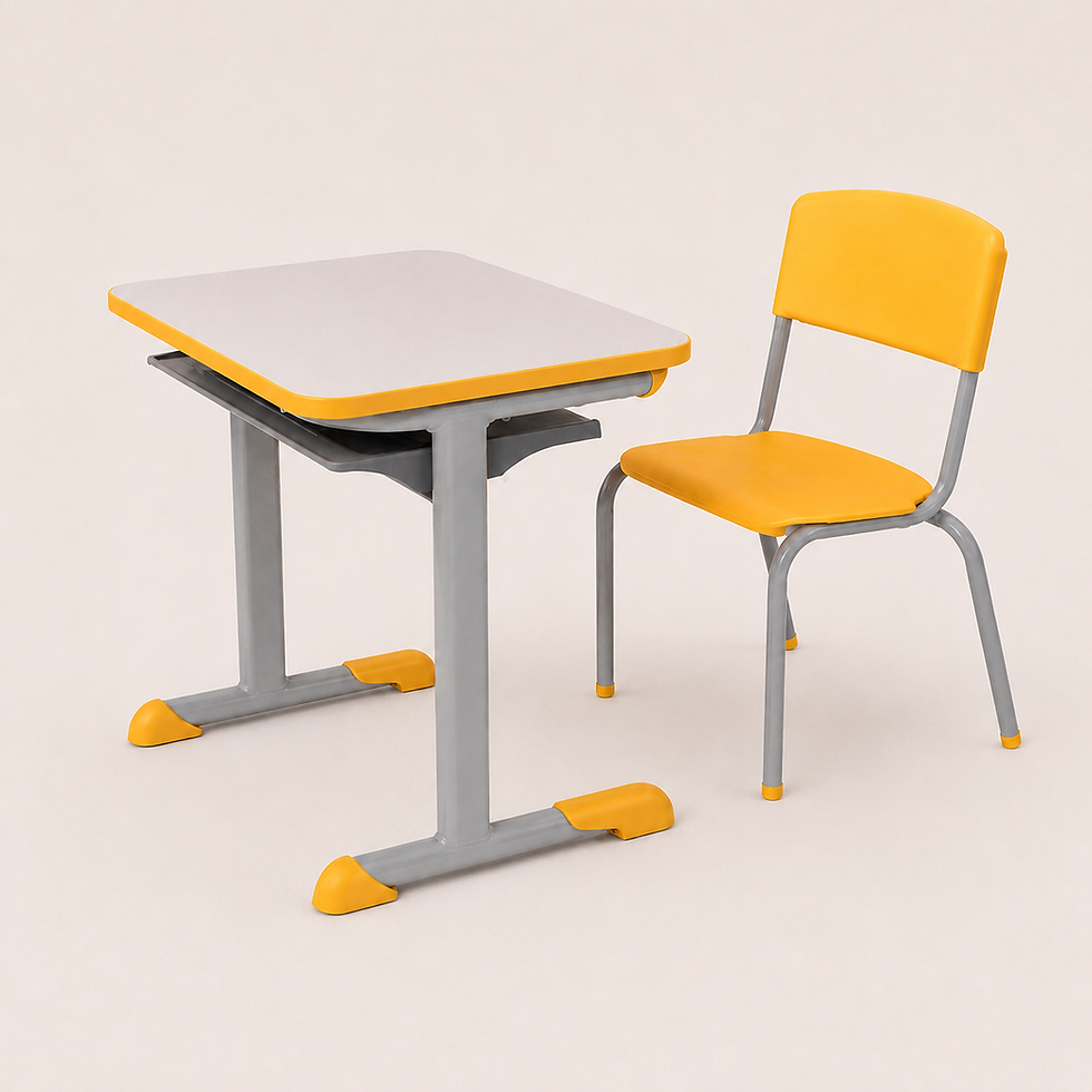 Conjunto: Mesa e cadeira para crianças de dois à 4 anos.