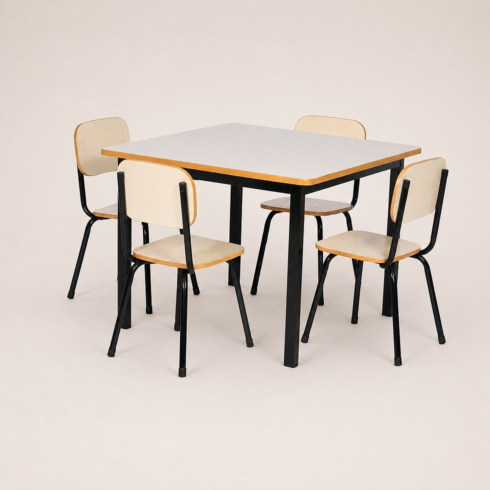Conjunto: Mesa e cadeira 80x80 com quatro lugares.