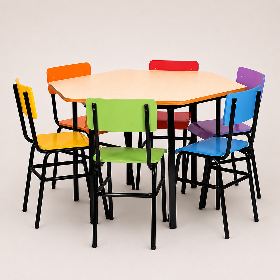 Conjunto: Mesa e cadeira sextavado com seis lugares.