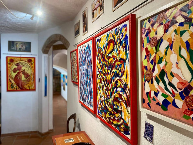 Allestimento della mostra Soglie alla Roccart Gallery di Firenze.