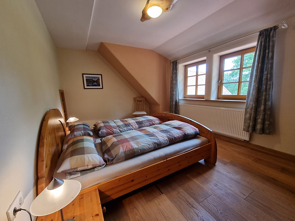 Großes Schlafzimmer